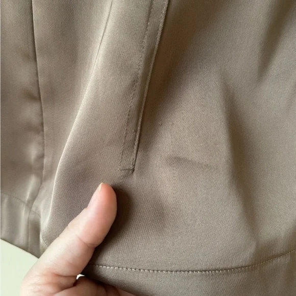 NWT Banana Republic Size 8 Women’s Double Seam Cognac Brown Satin Top Blouse - Picture 15 of 16